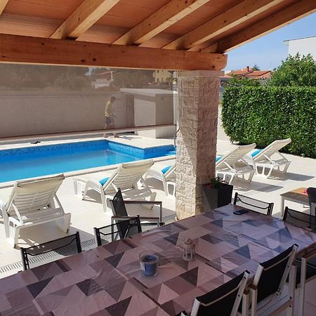 Holiday Home Nikol بولا المظهر الخارجي الصورة