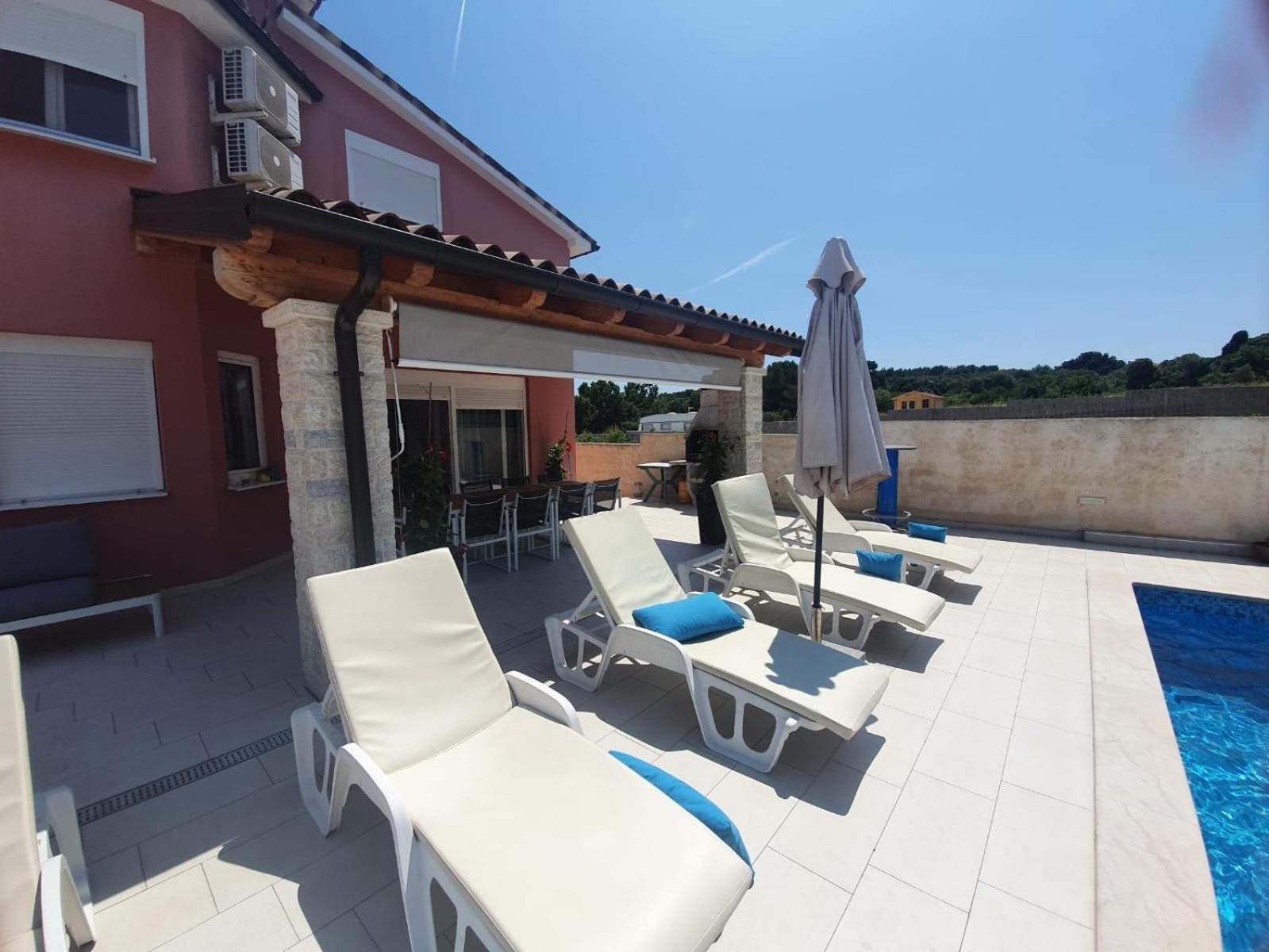 Holiday Home Nikol بولا المظهر الخارجي الصورة