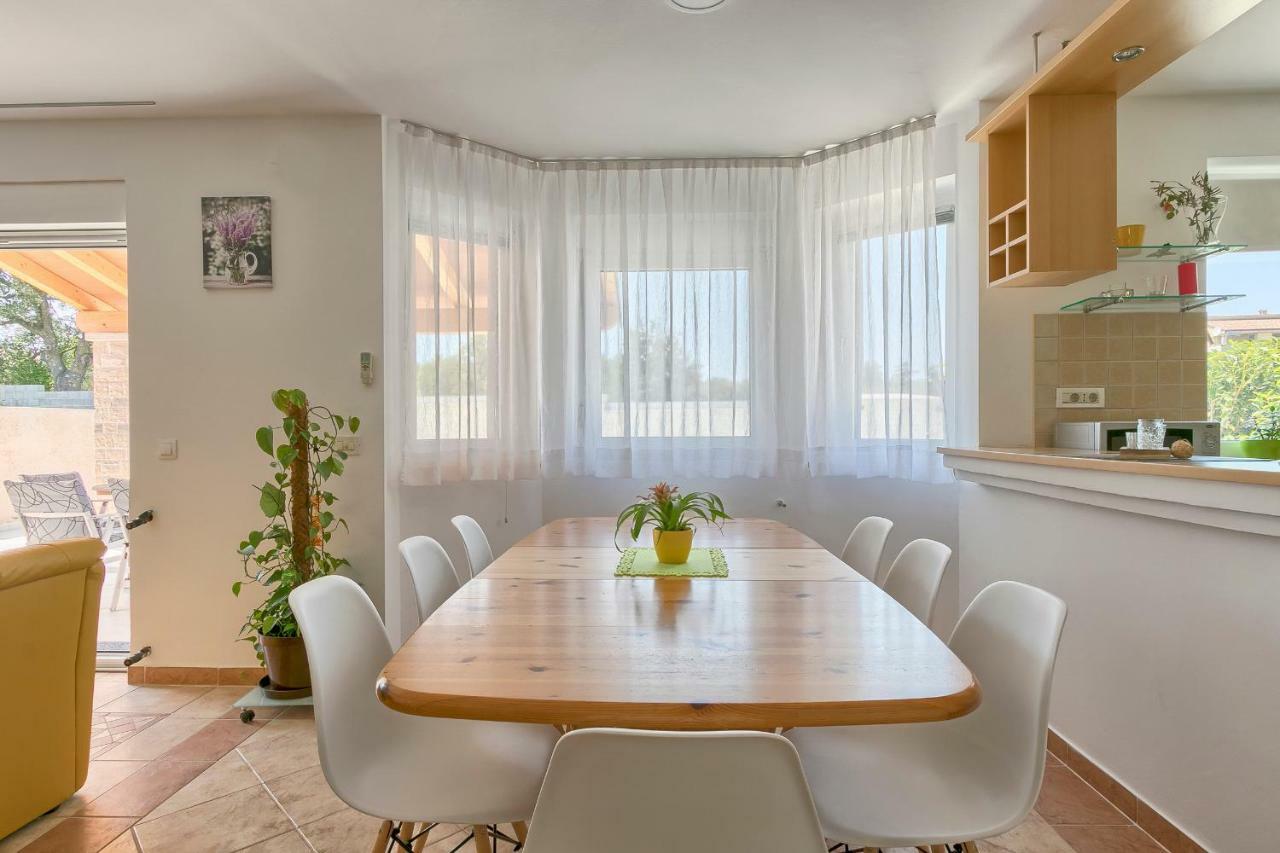 Holiday Home Nikol بولا المظهر الخارجي الصورة