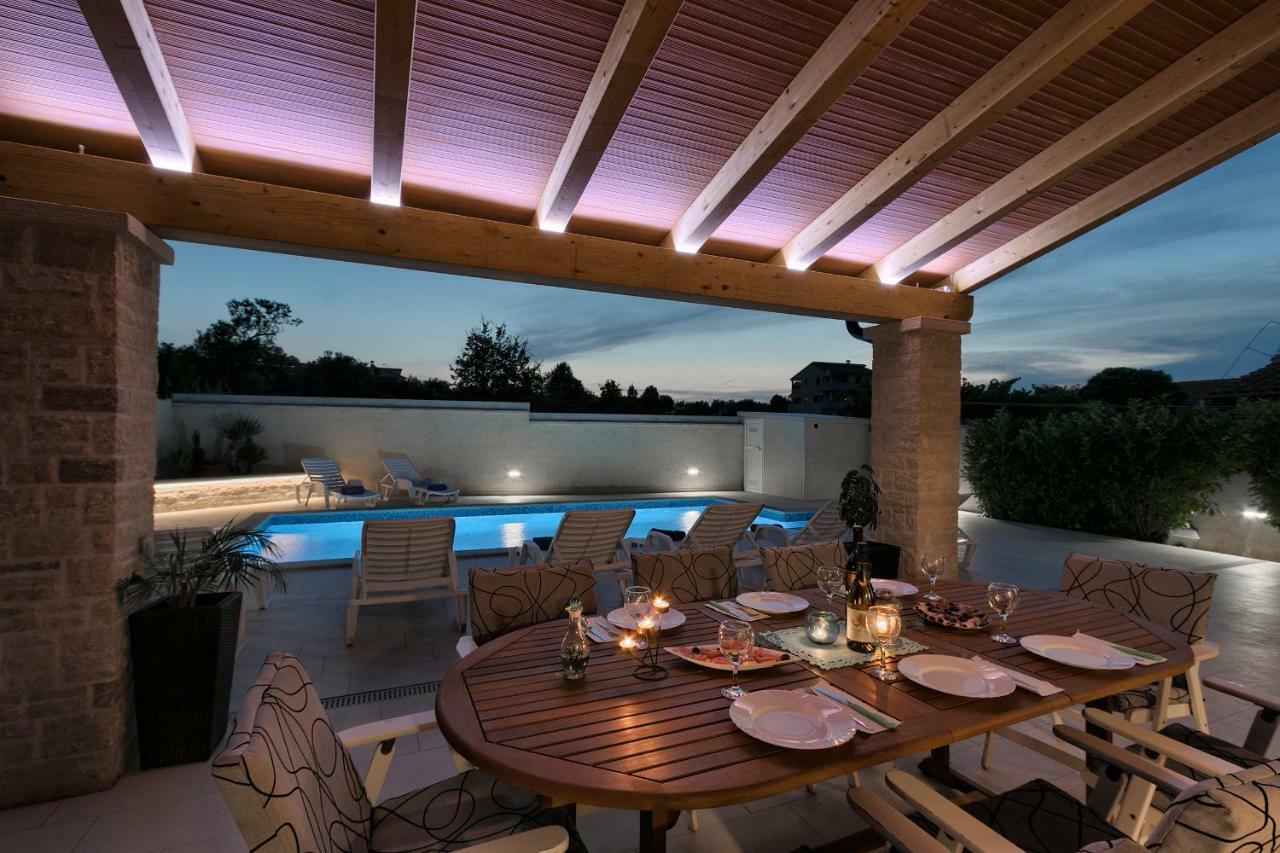 Holiday Home Nikol بولا المظهر الخارجي الصورة