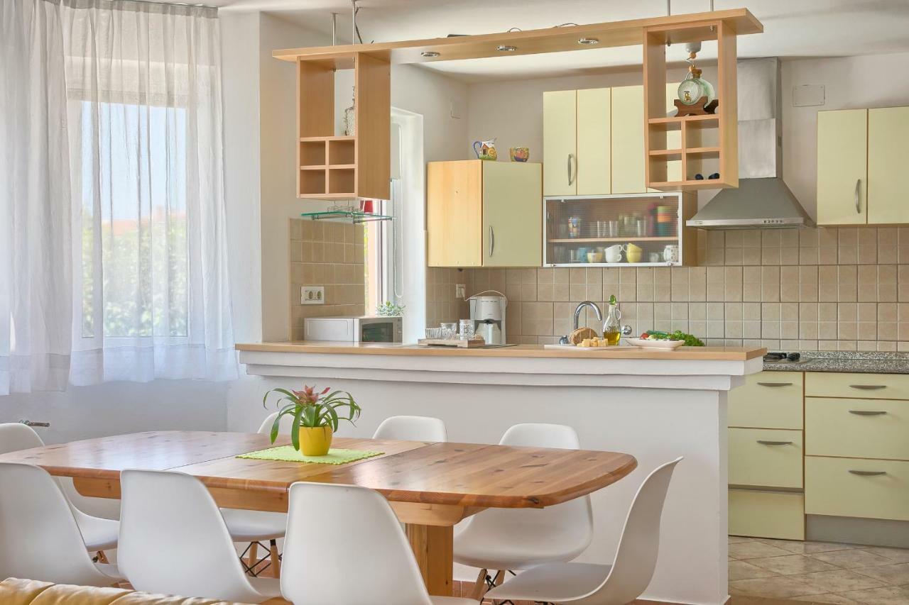 Holiday Home Nikol بولا المظهر الخارجي الصورة